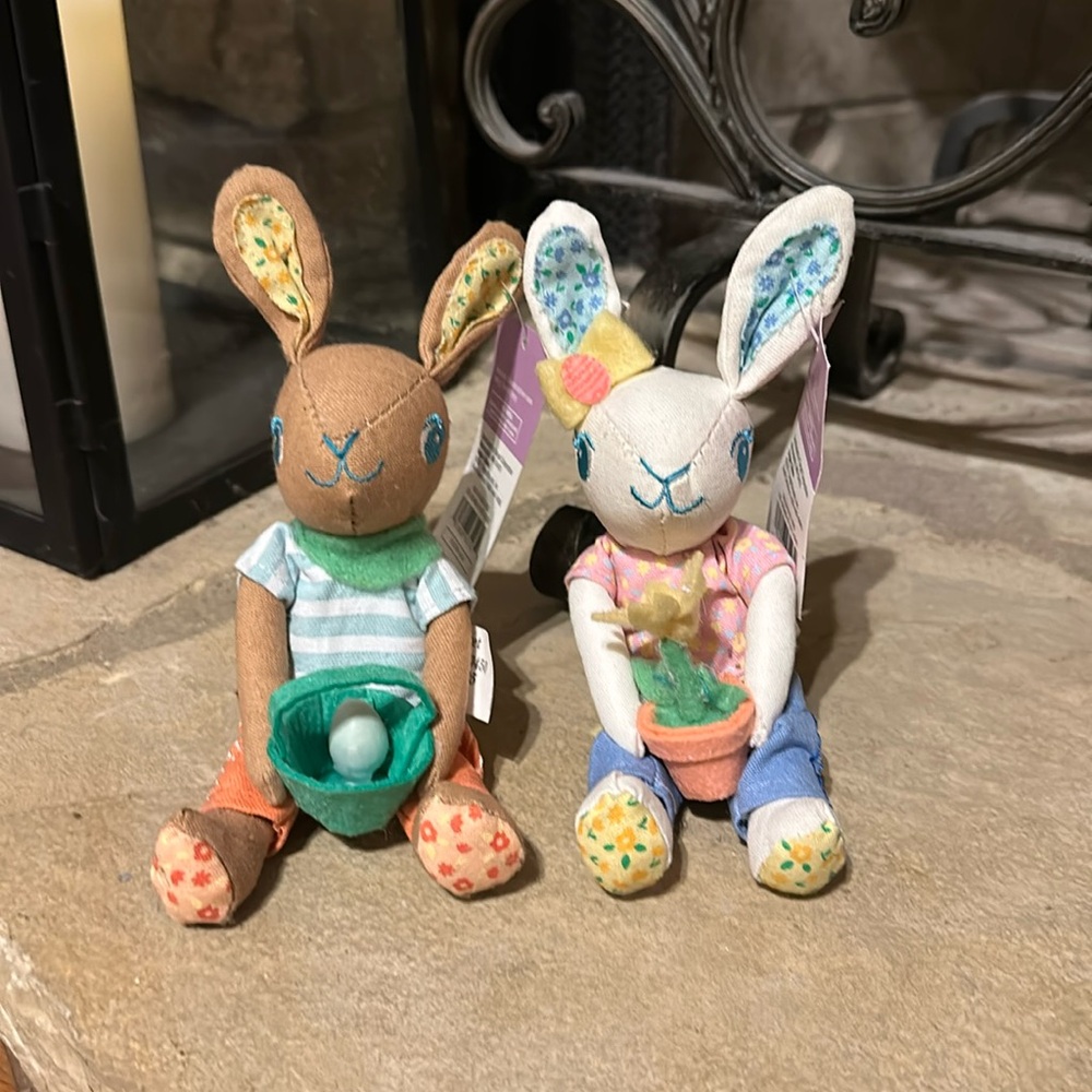 NWT 2021 Spritz Retired Soft Easter Bunny Decor Set of Two Boy and Girl Bunnies